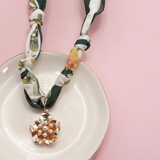 Green & White Flower Charm Scarf Necklace